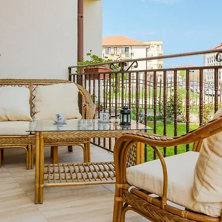 Cozy Double In Dafinka Qf Holiday home