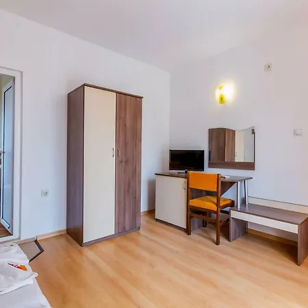 Holiday home Cozy Double In Dafinka Qf